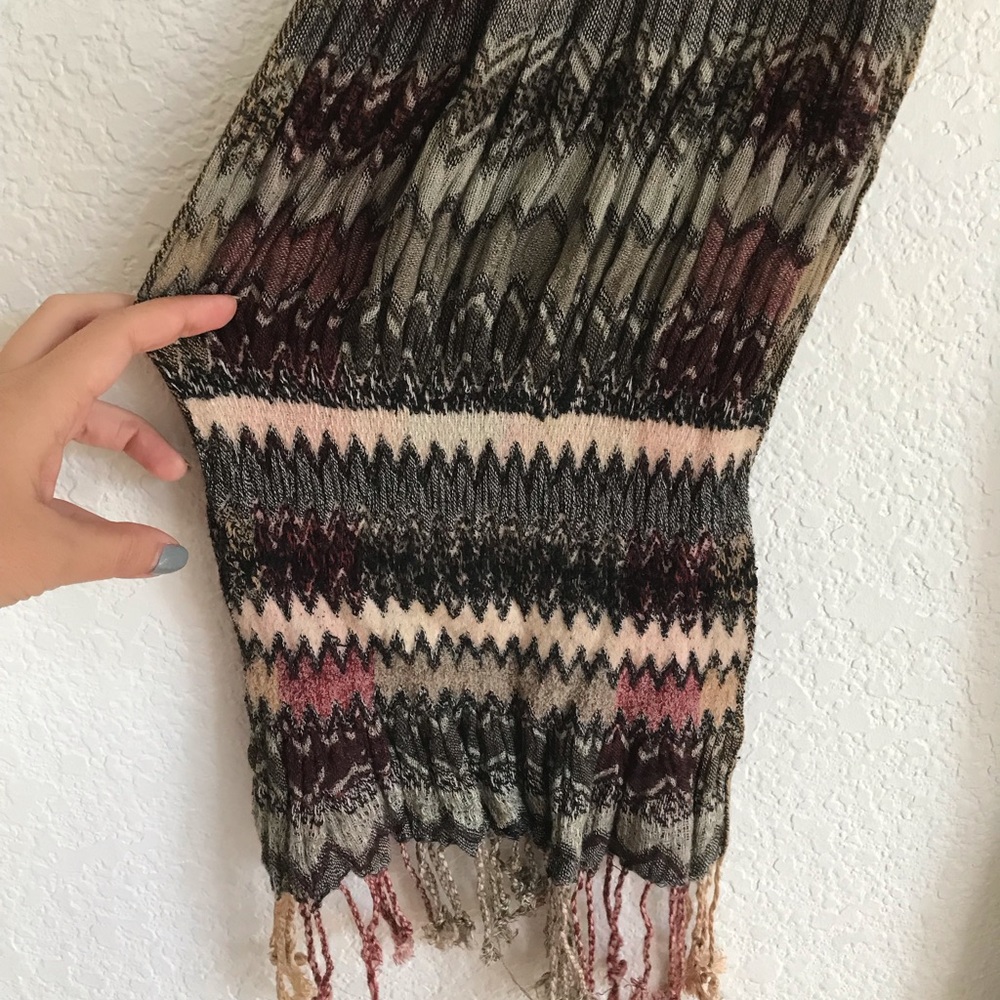 Authentic Tolani Zig Zag Scarf
